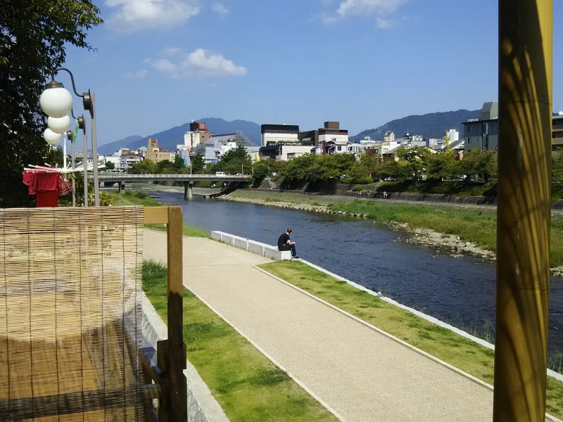 アモーレ木屋町 鴨川納涼床 / 京都グルメガイド