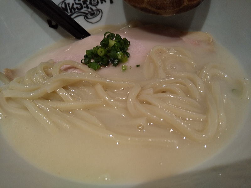 麺と心７ 麺 / 大阪 ラーメン