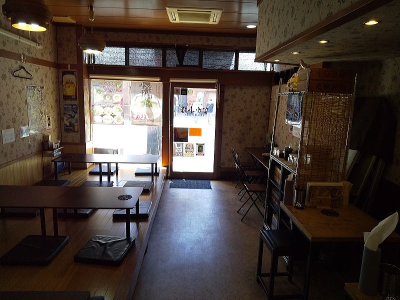 なか小路の店内 / 京都グルメ食べ歩きガイド